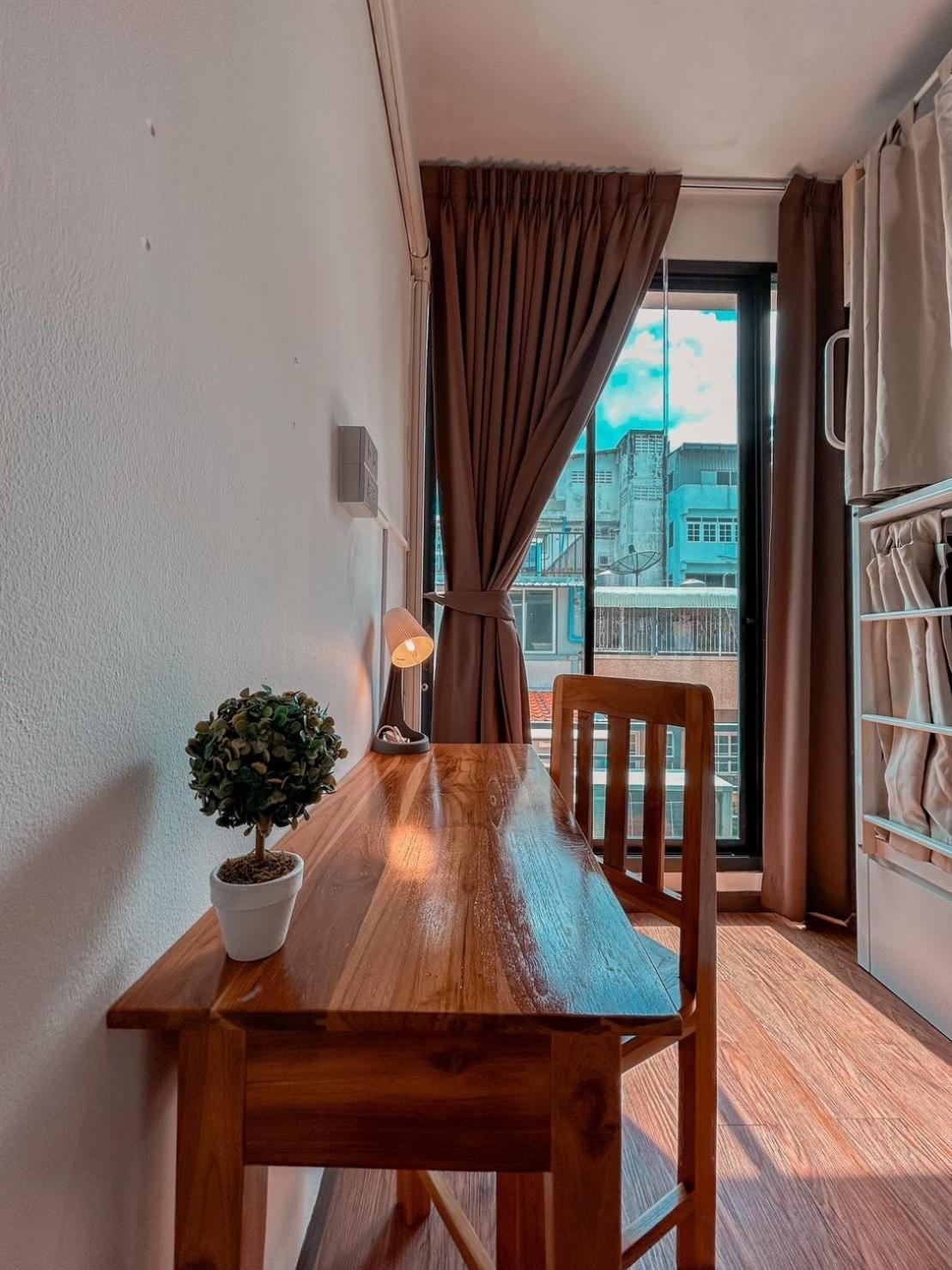 Click Hostel Bangkok Extérieur photo